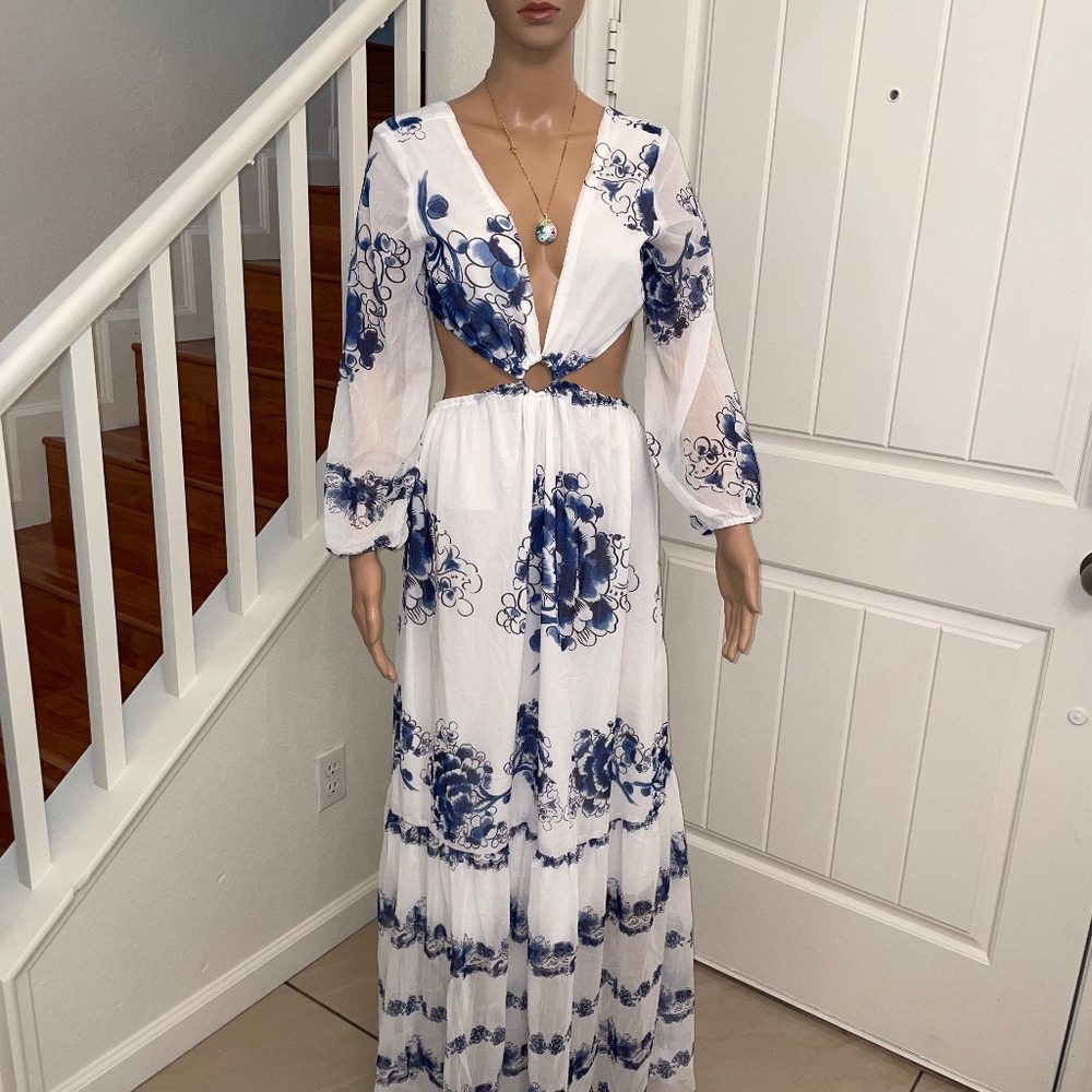 Giffniseti Cut Out Maxi Dress